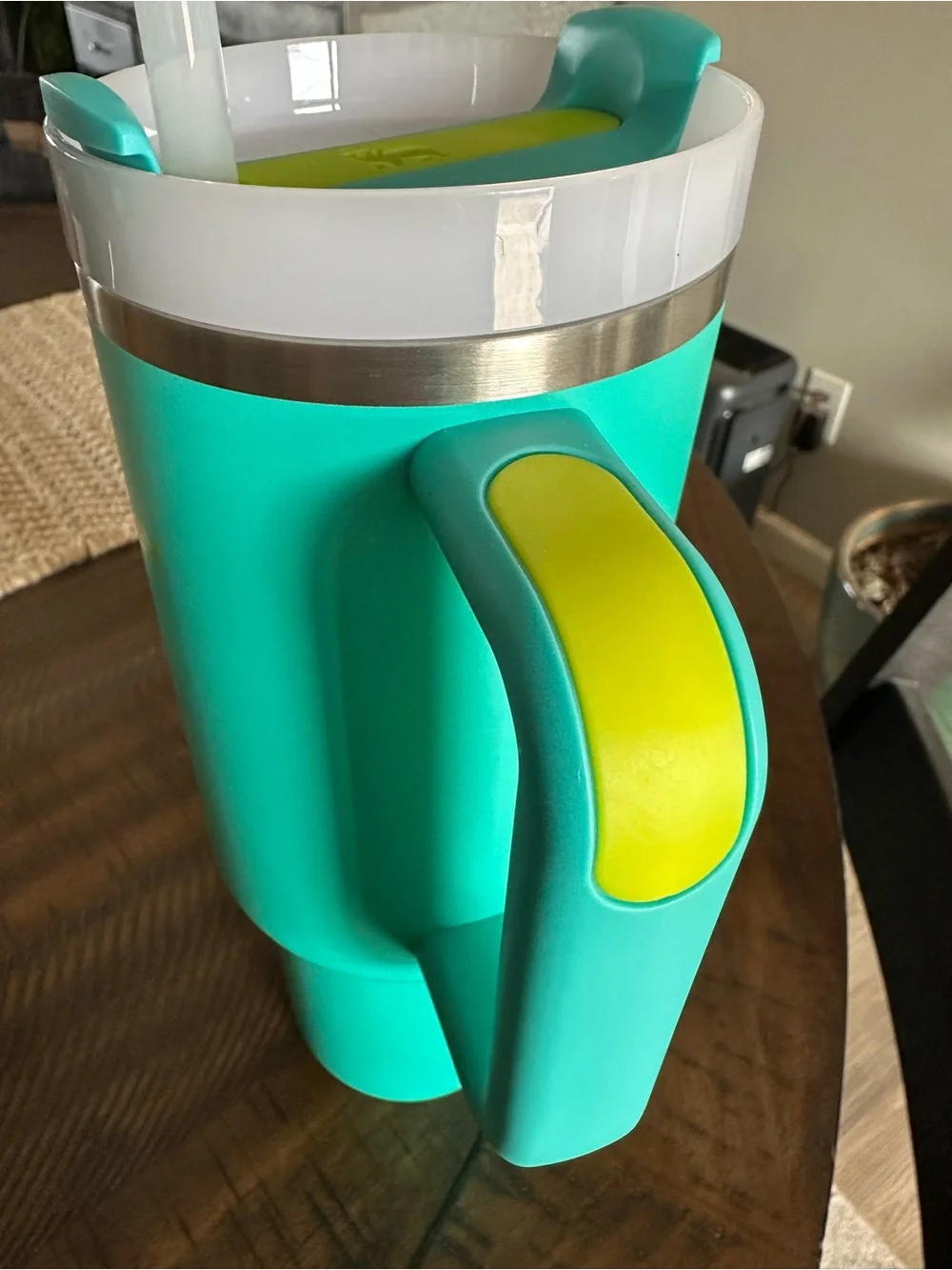 Stanley- Tropical Teal 40oz - Picture 5 of 9